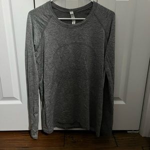 Size 12 grey lululemon swiftly tech long sleeve